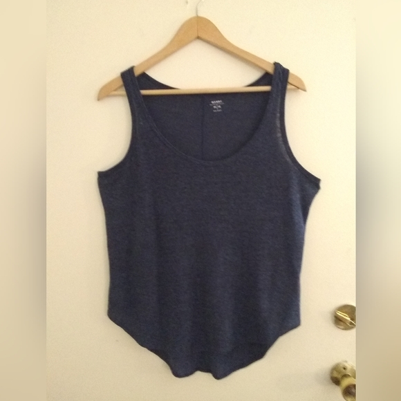 Old Navy Tee - Picture 3 of 6